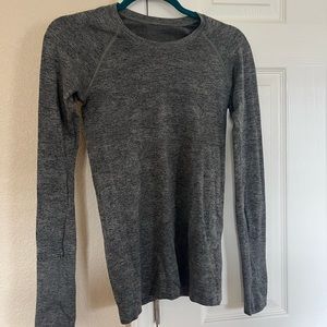 Lululemon swiftly tech long sleeve size 6